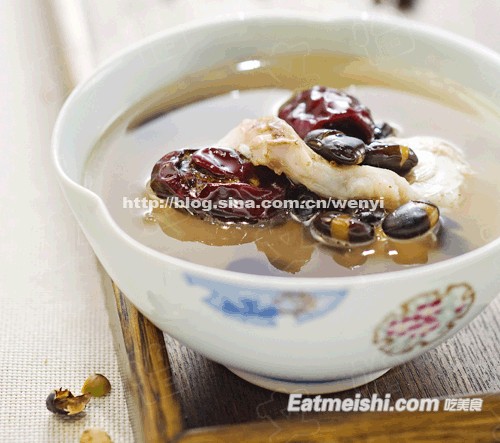 红枣黑豆鲤鱼汤